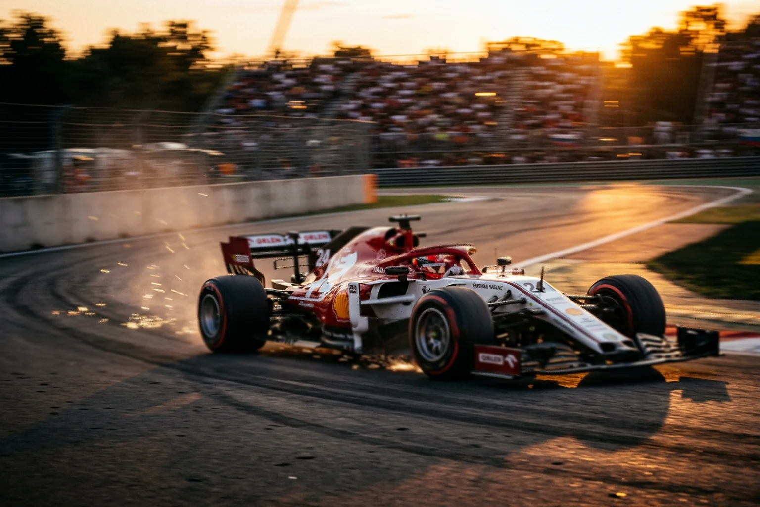 Voiture de Formule 1 en pleine course au coucher du soleil